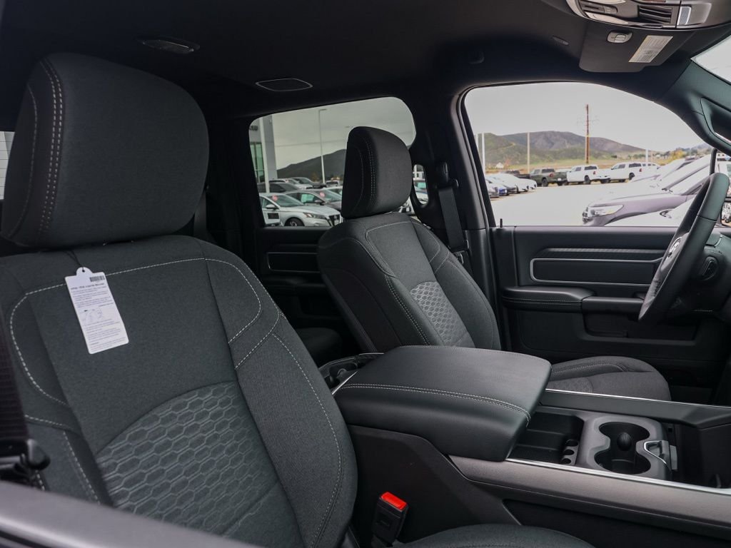 New 2026 Ceramic Gray Clear-Coat Exterior Paint RAM Big Horn Night Edition image 19