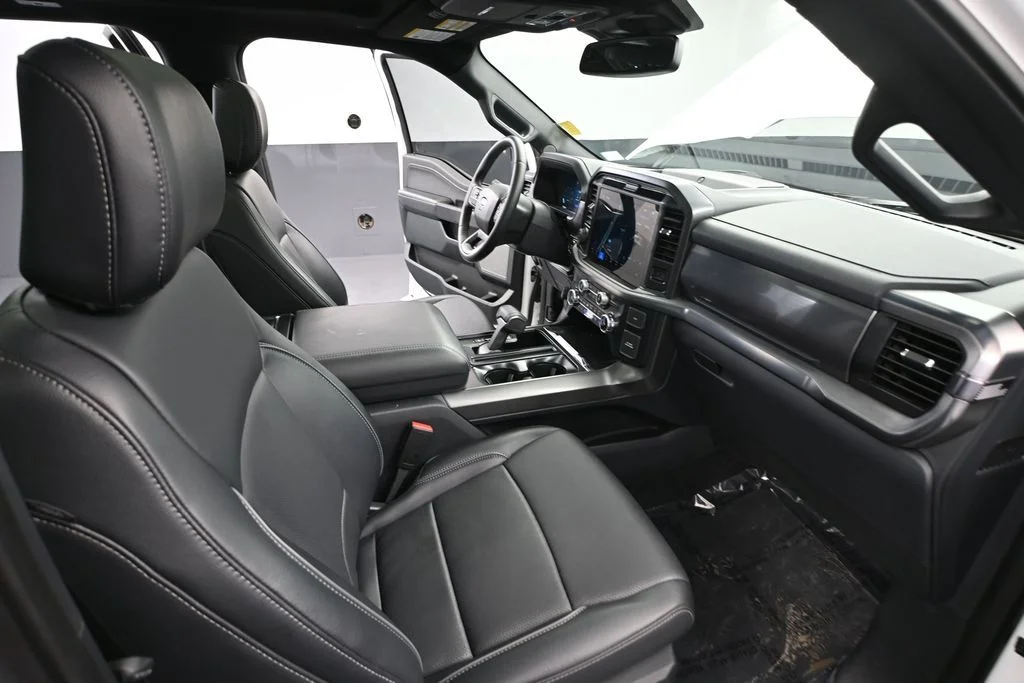Used 2025 White Ford Lariat image 51