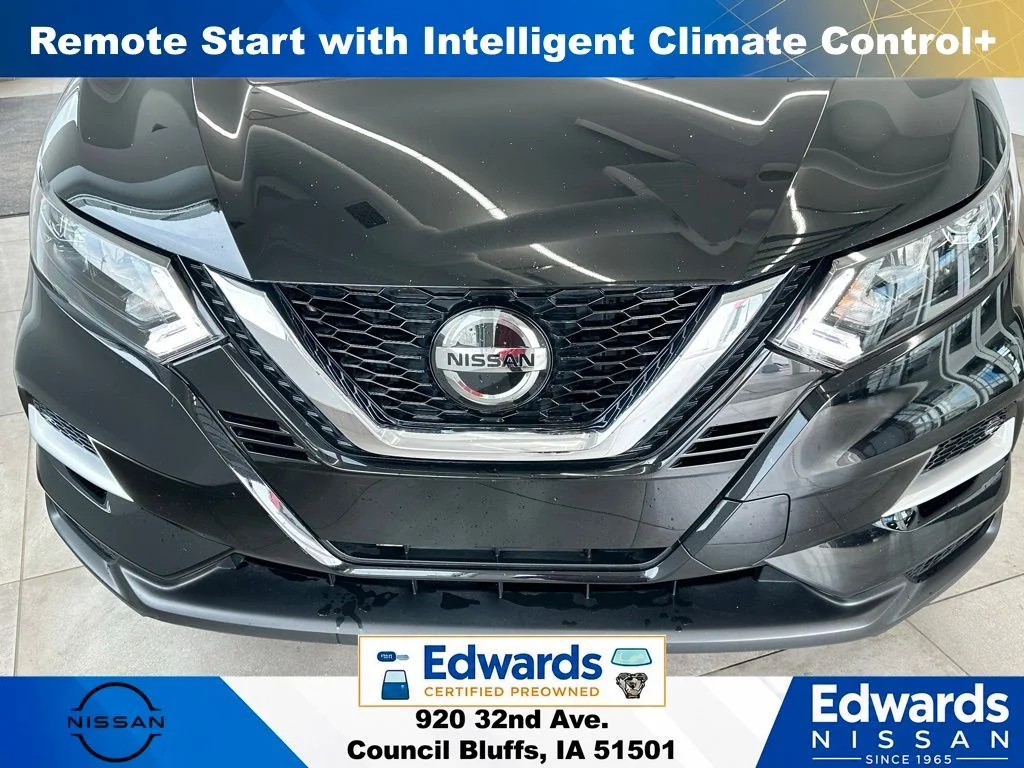 Used 2022 Black Nissan SL image 3