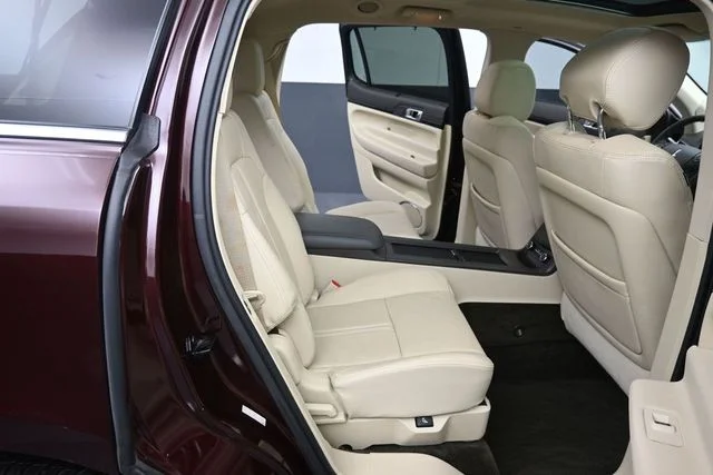 Used 2019 Burgundy Velvet Metallic Tinted Clearcoat Lincoln Reserve image 26
