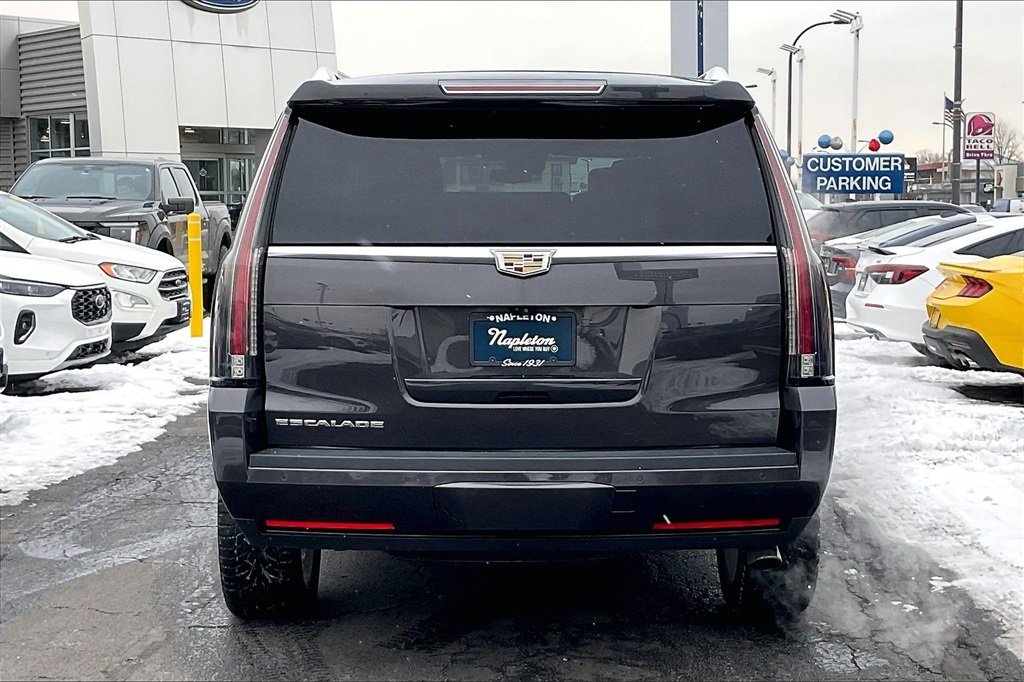2018 CADILLAC ESCALADE - Image 2