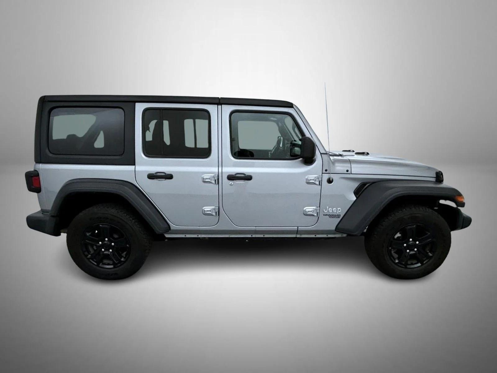 Used 2019 Silver Jeep Unlimited Sport S image 4