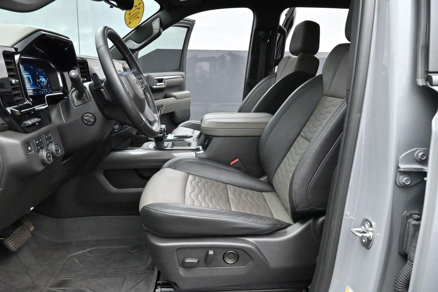 Used 2025 Slate Gray Metallic Chevrolet ZR2 image 13