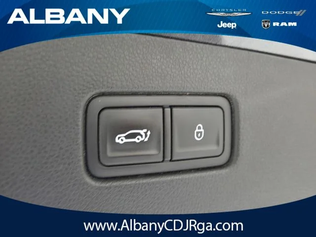 Used 2022 Gray Genesis 2.5T Select image 14