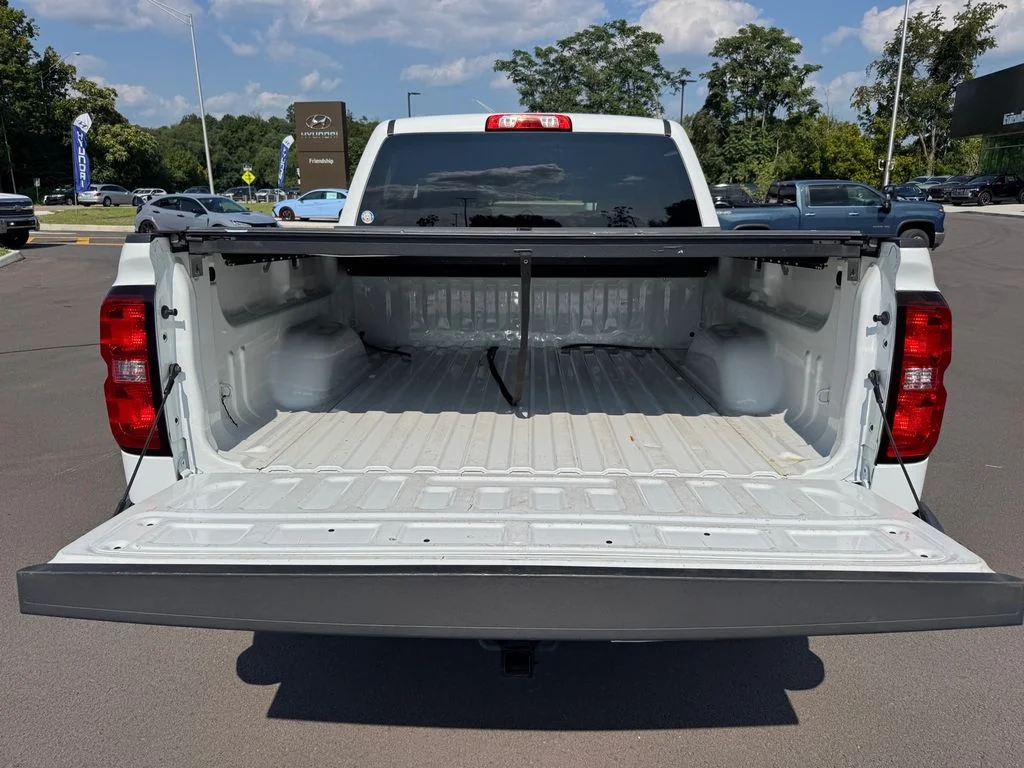 Used 2018 White Chevrolet LT image 15