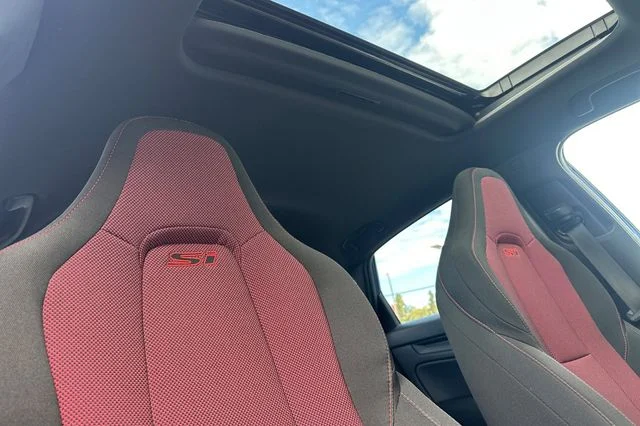 Used 2023 Boost Blue Pearl Honda Si image 18
