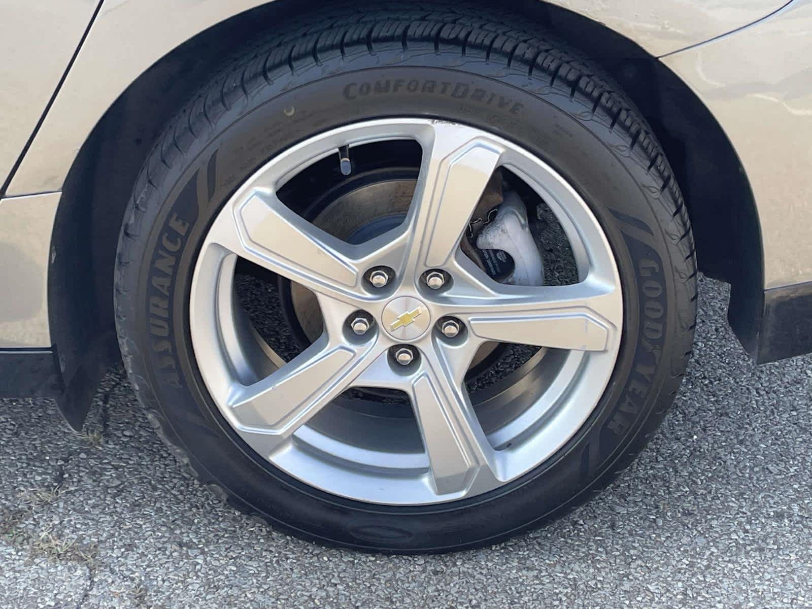 Used 2017 Heather Gray Metallic Chevrolet LT image 15
