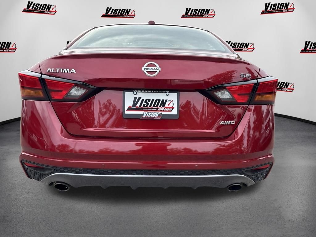 Used 2020 Red Nissan 2.5 SR image 6