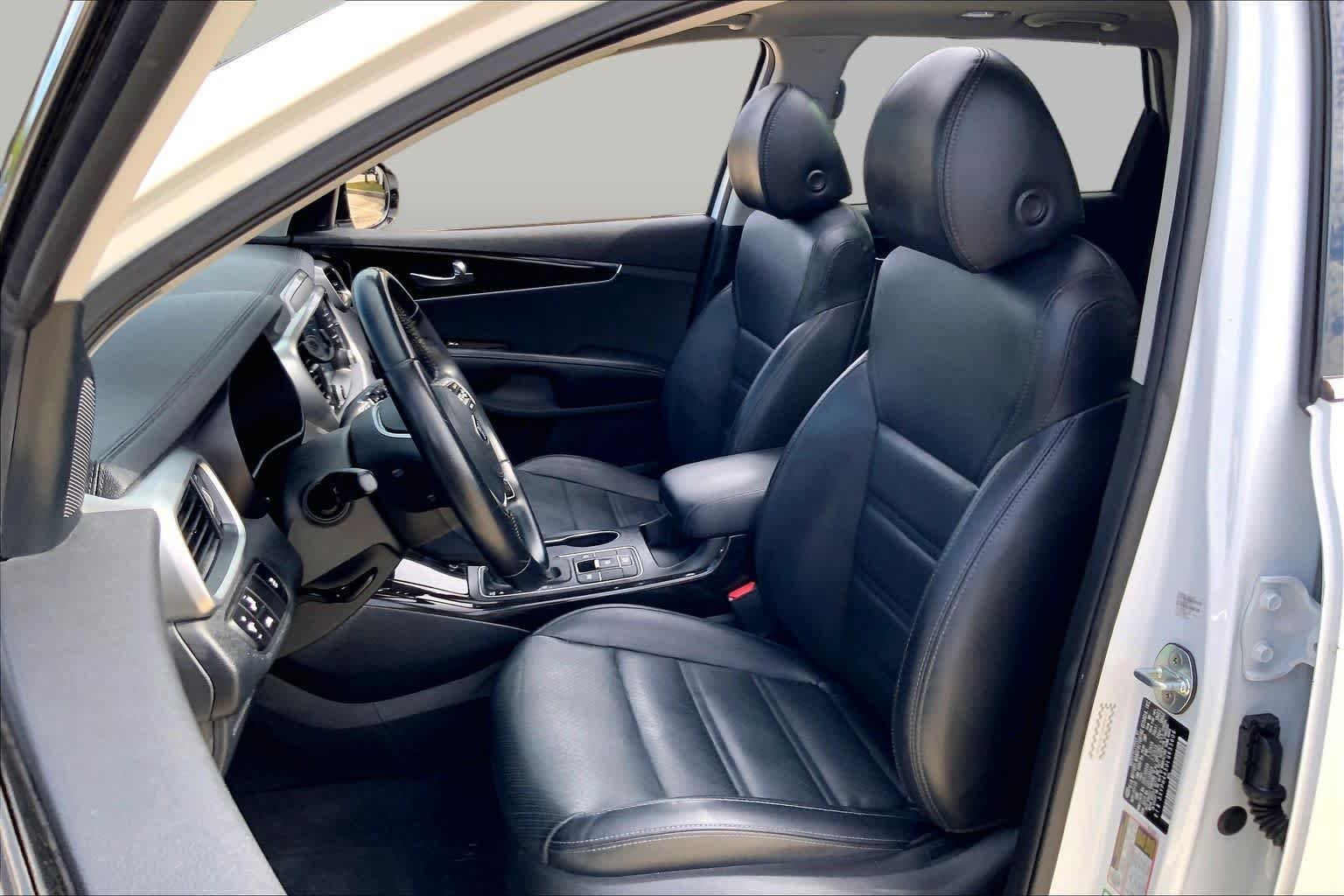 Used 2020 Snow White Pearl Kia EX V6 image 7