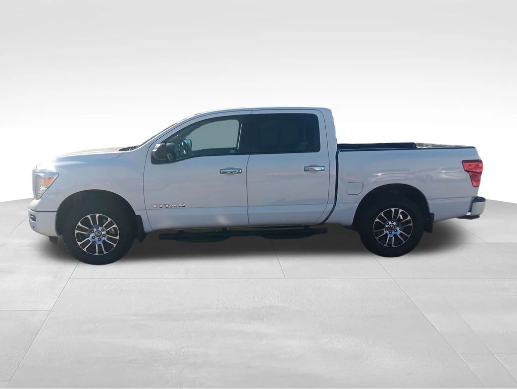 Used 2021 White Nissan SV image 3