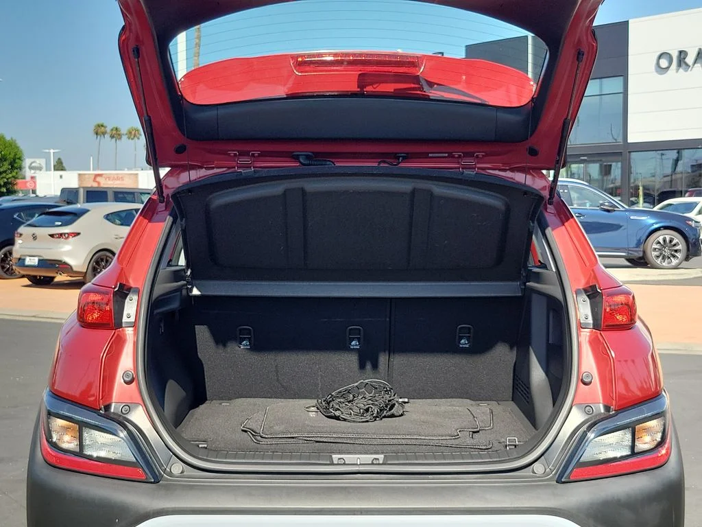 Used 2023 Red Hyundai SE image 24