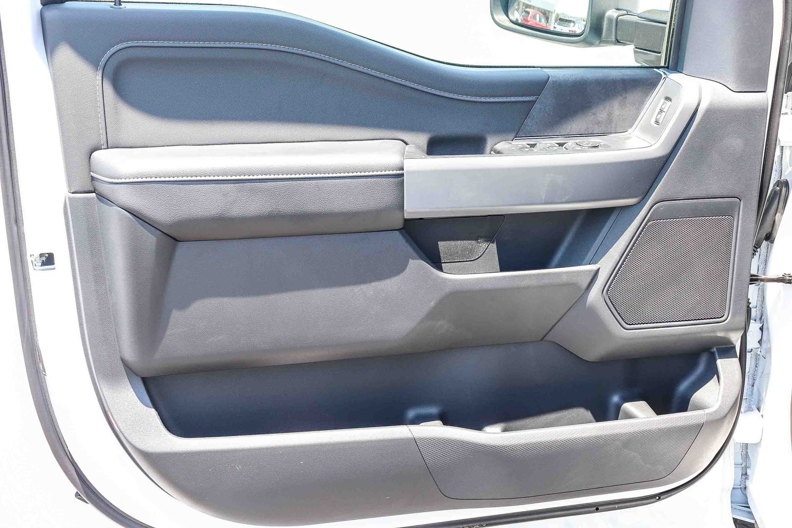 New 2026 Oxford White Ford XLT image 21