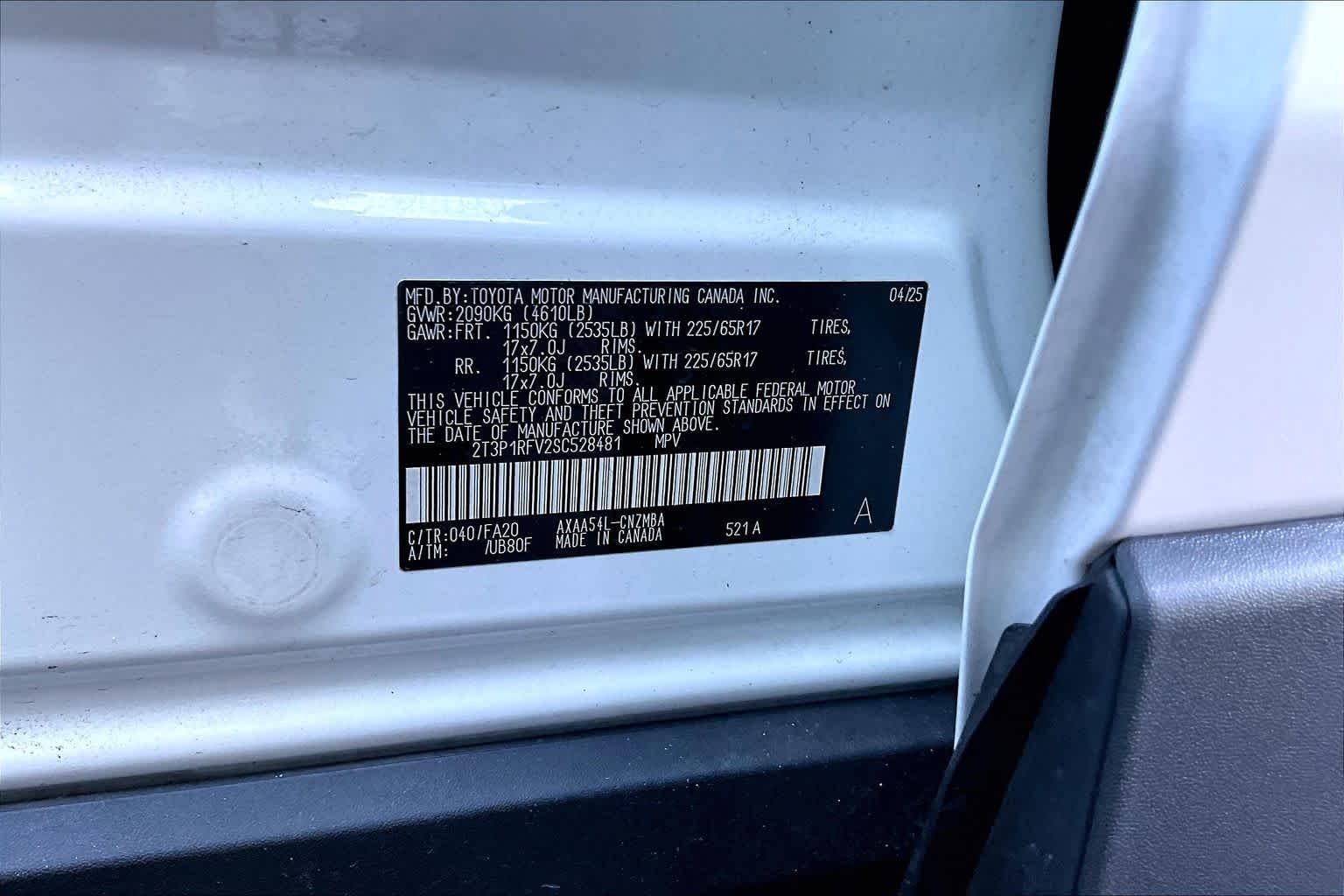 Used 2025 Ice Cap Toyota XLE image 34