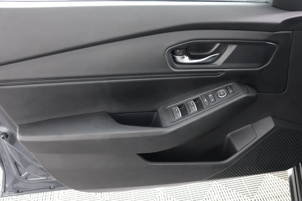 Used 2024  Honda EX image 25