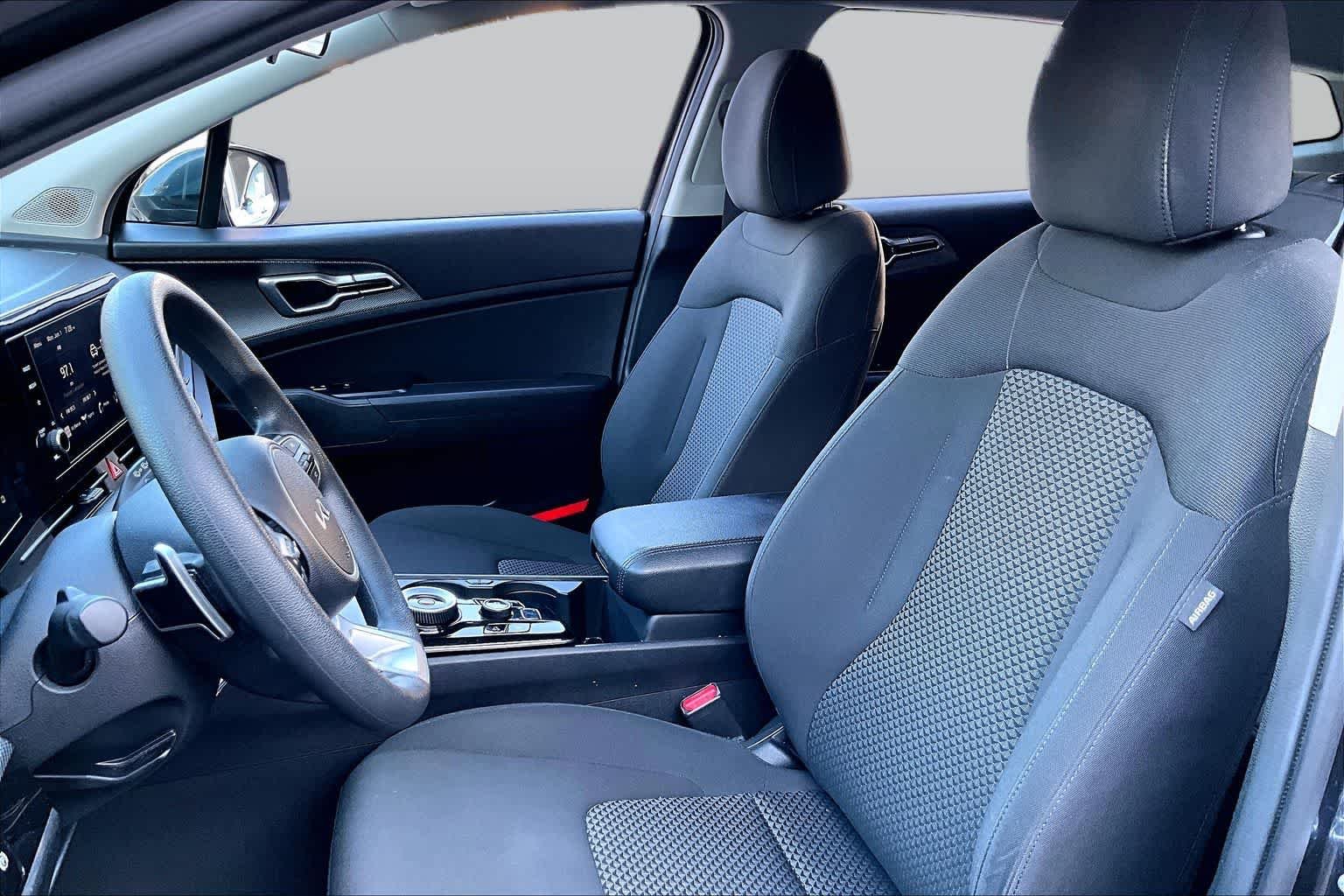 Pre-Owned 2023 Kia Sportage Hybrid LX