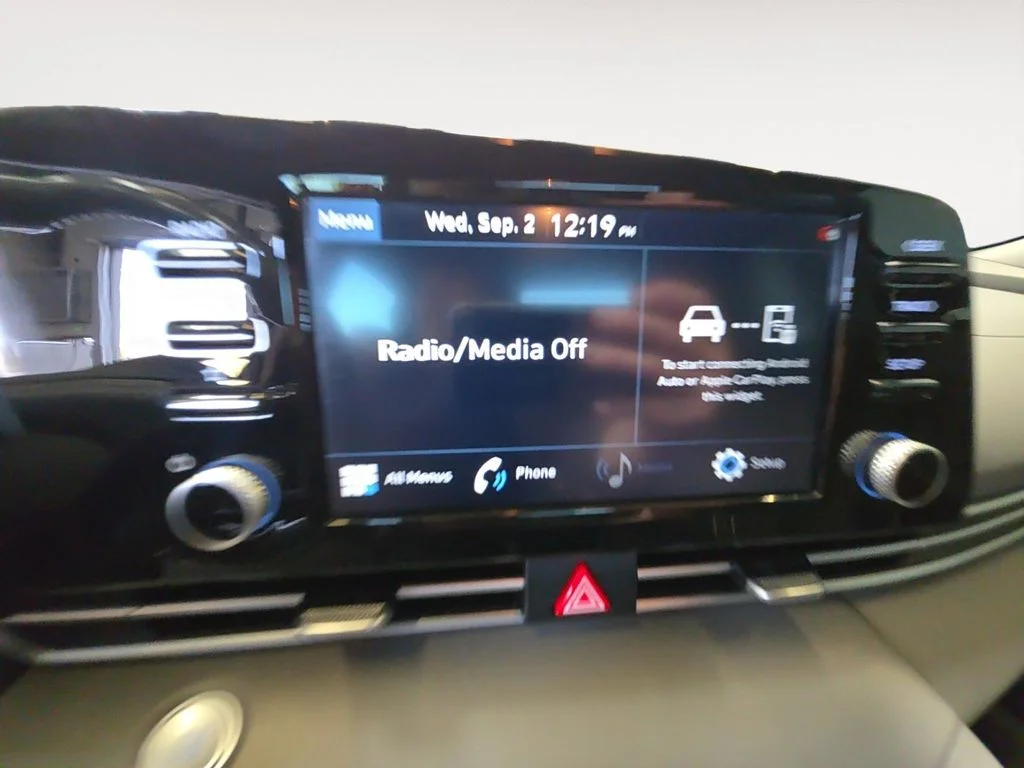Used 2021 Silver Hyundai SEL image 21