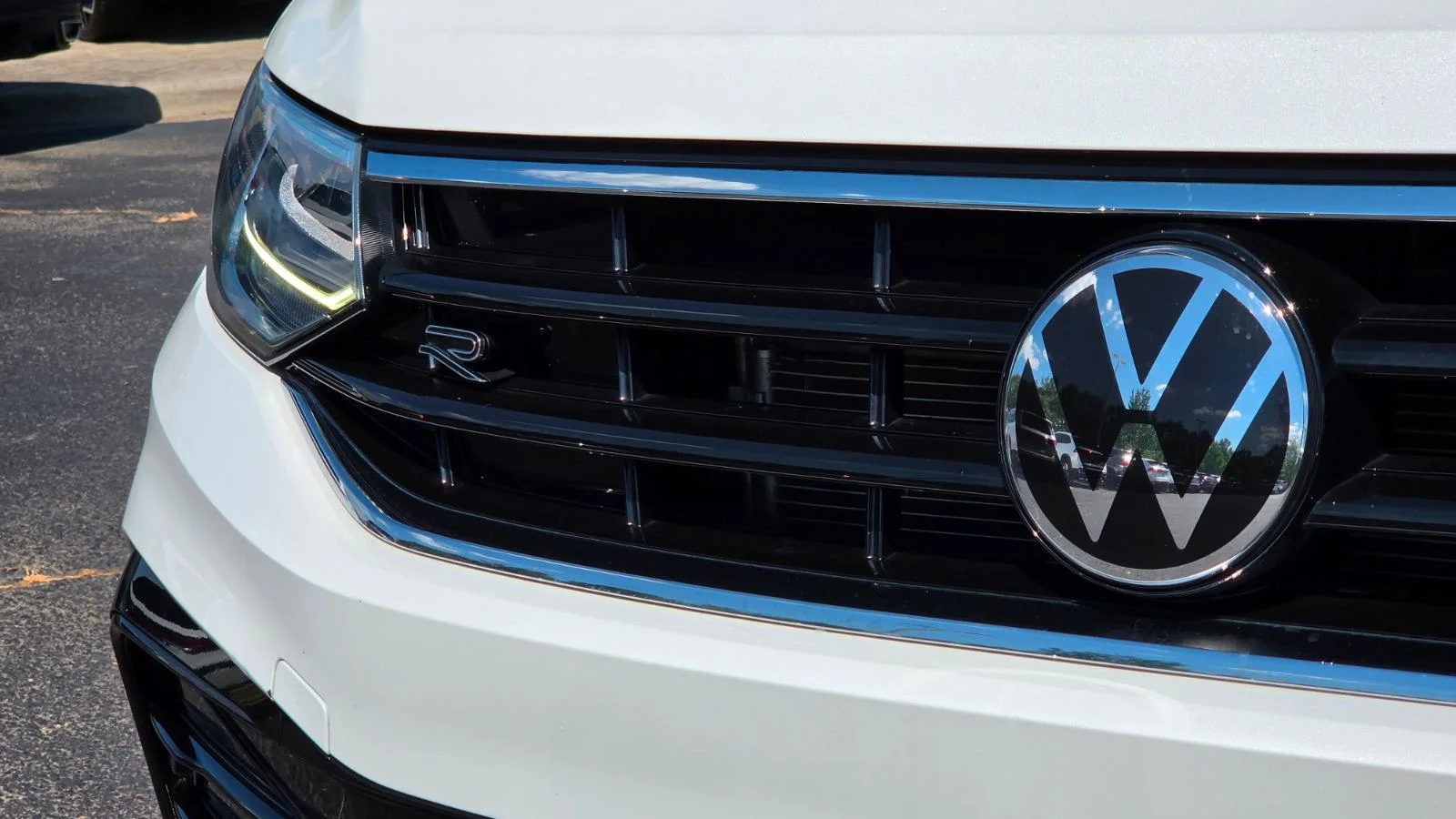 Certified Used 2023 Opal White Pearl Volkswagen SE R-Line Black image 11