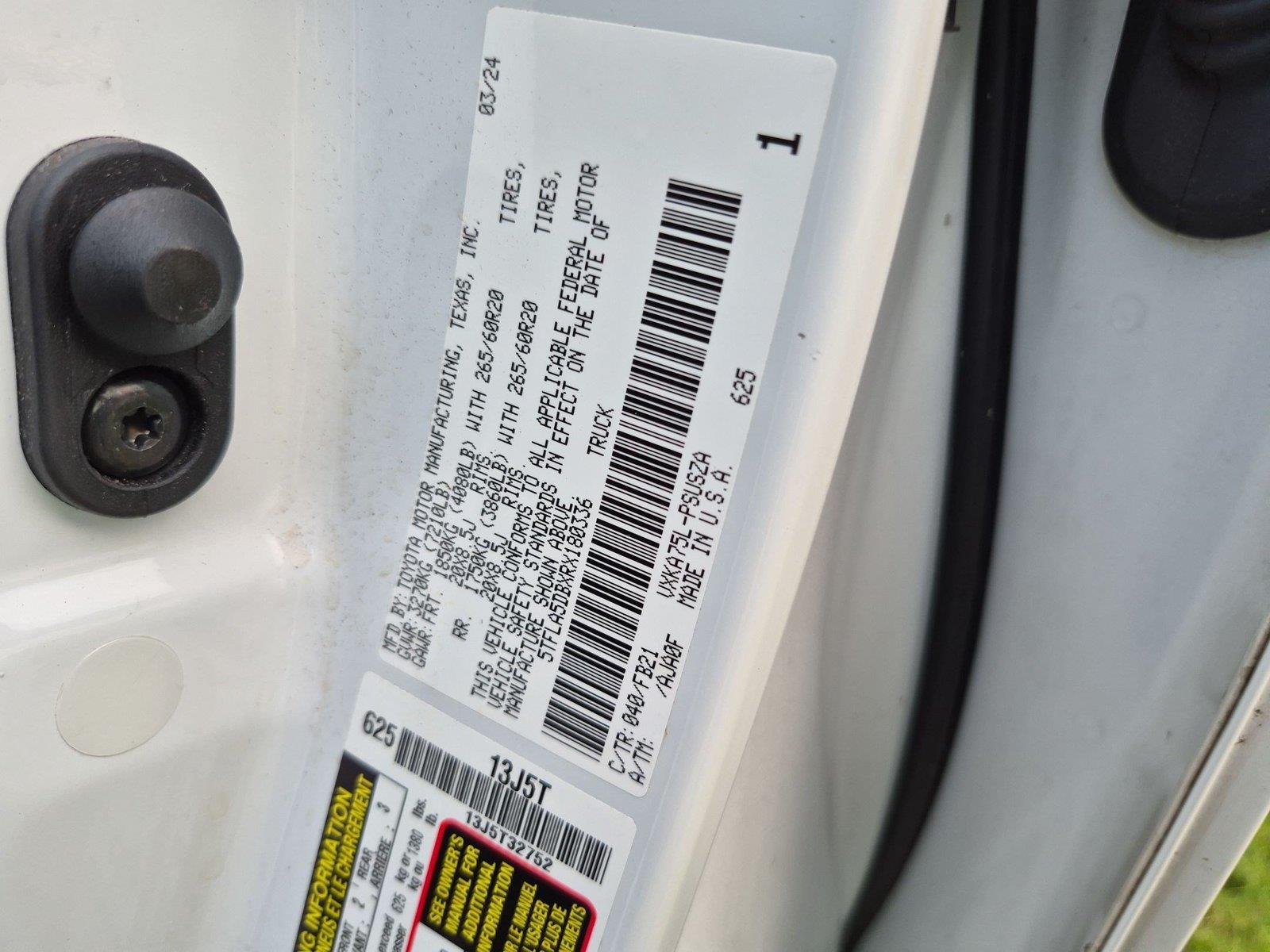 Used 2024 Ice Cap Toyota SR5 image 38