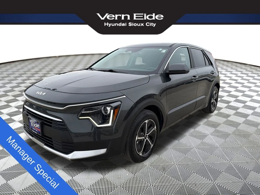 2024 Kia Niro LX HEV's photo