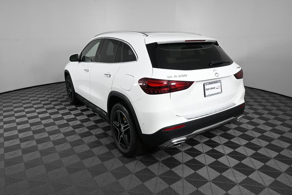New 2026 Polar White Mercedes-Benz GLA 250 image 4