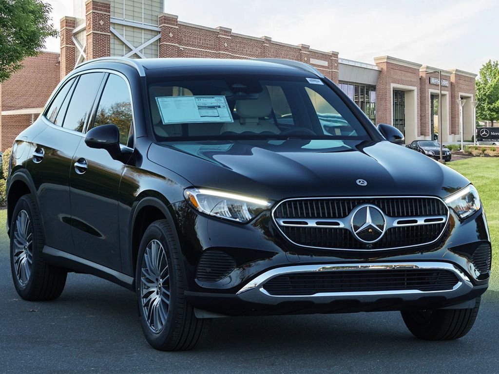 Used 2026 Black Mercedes-Benz GLC 300 image 3