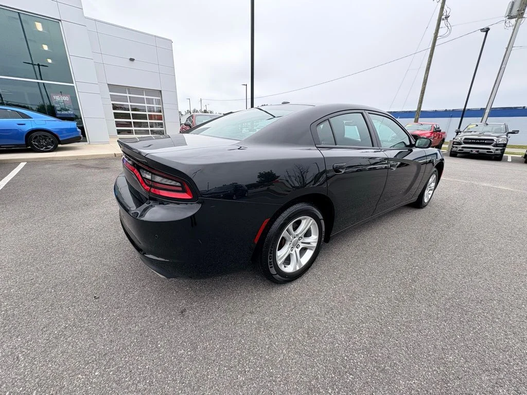Used 2020 Black Dodge SXT image 3
