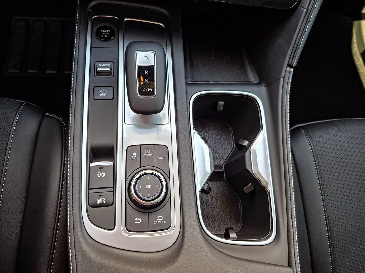New 2026 RADIANT WHITE INFINITI Luxe AWD image 19
