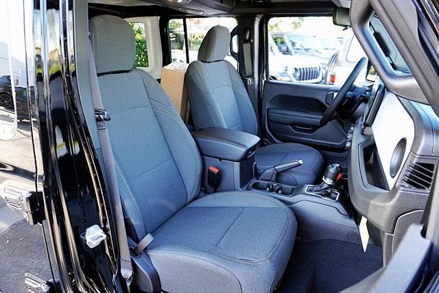 New 2026 Black Clear-Coat Exterior Paint Jeep Sport S image 17