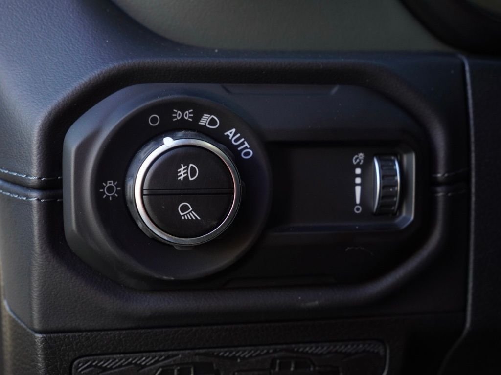 New 2026 Anvil Clear-Coat Exterior Paint Jeep Mojave image 9