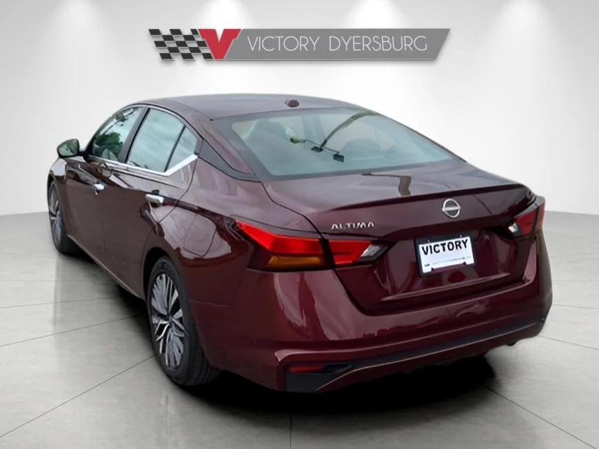 Used 2025  Nissan 2.5 SV image 6