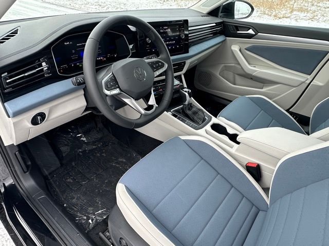 2025 Volkswagen Jetta SE - Photo 31