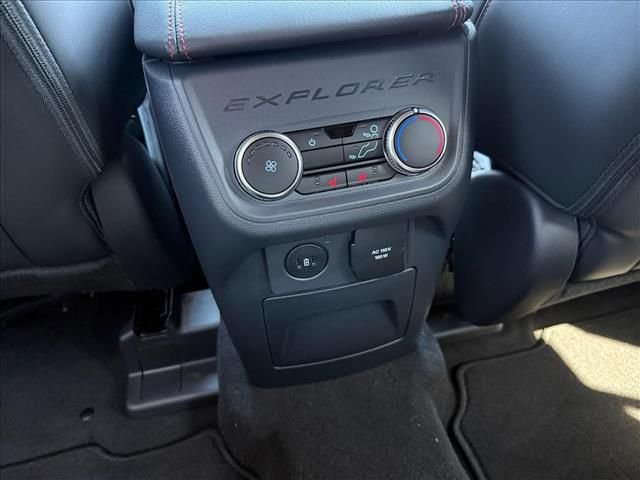New 2026 Space White Metallic Ford ST-Line image 16