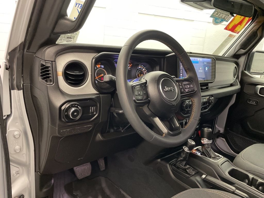 Used 2024 Silver Jeep Sport S image 16
