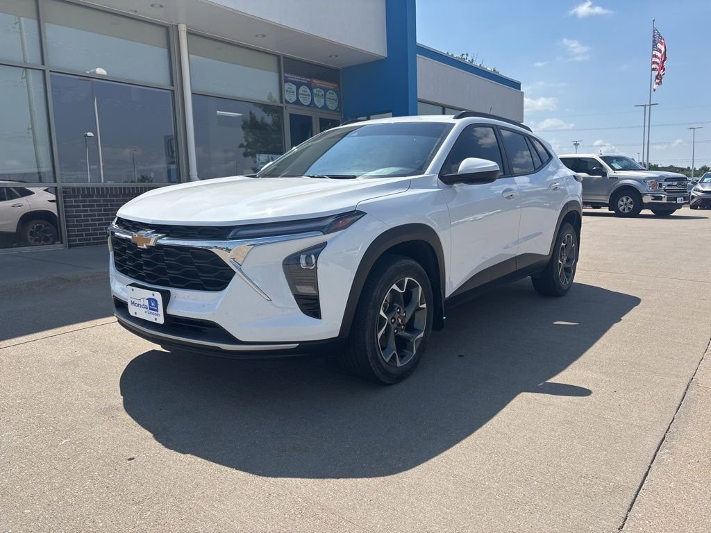 2024 Chevrolet Trax LT's photo