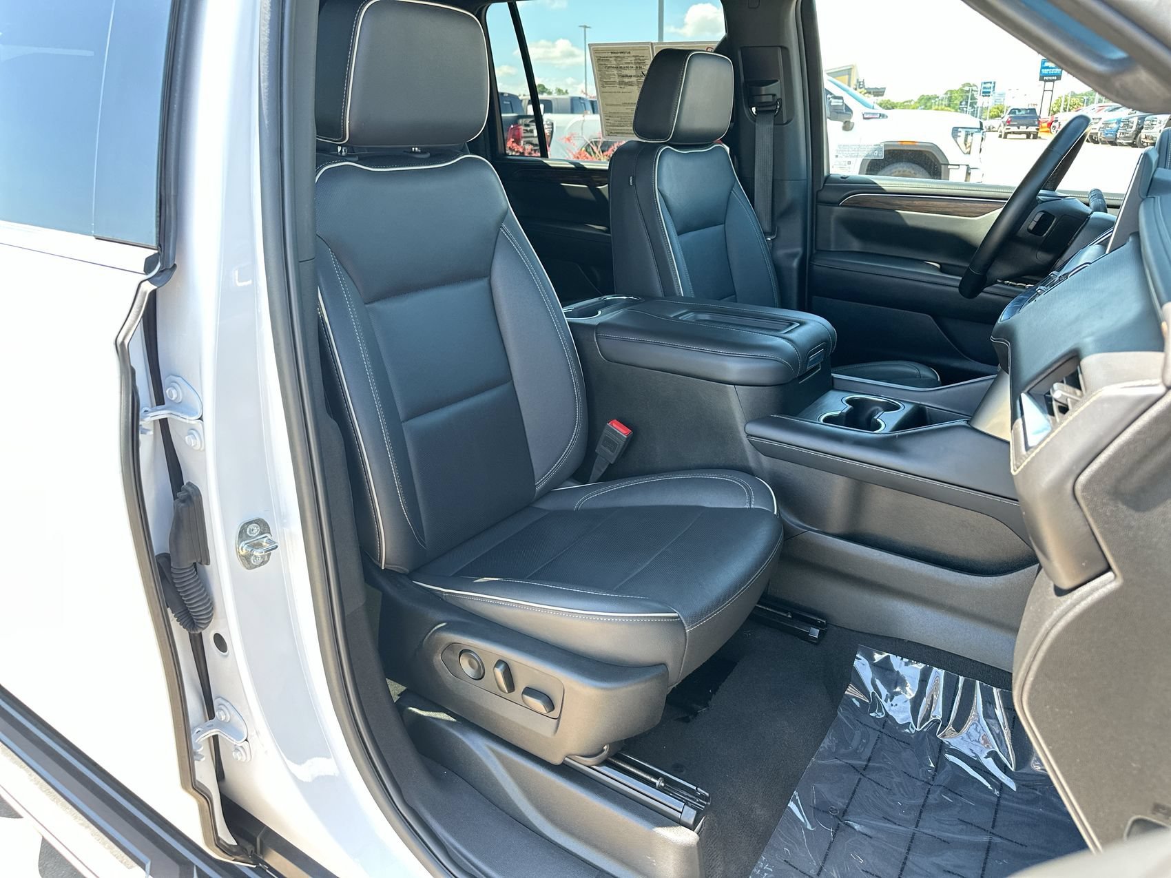 Used 2024 Summit White Chevrolet Premier image 26
