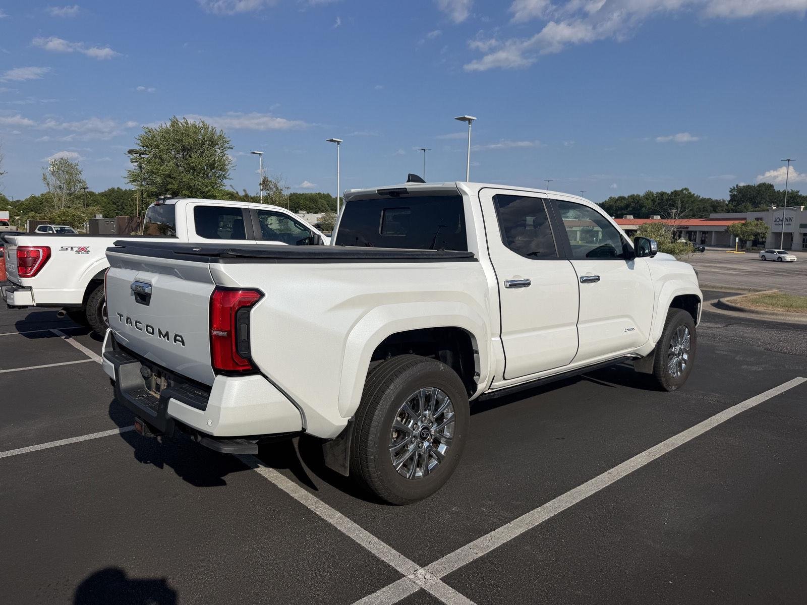 Used 2025 Wind Chill Pearl Toyota Limited image 5