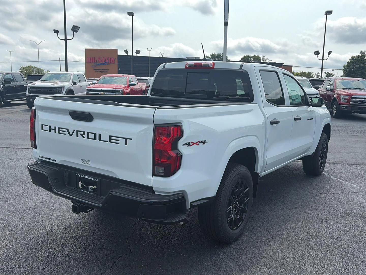 New 2026 Summit White Chevrolet WT image 5