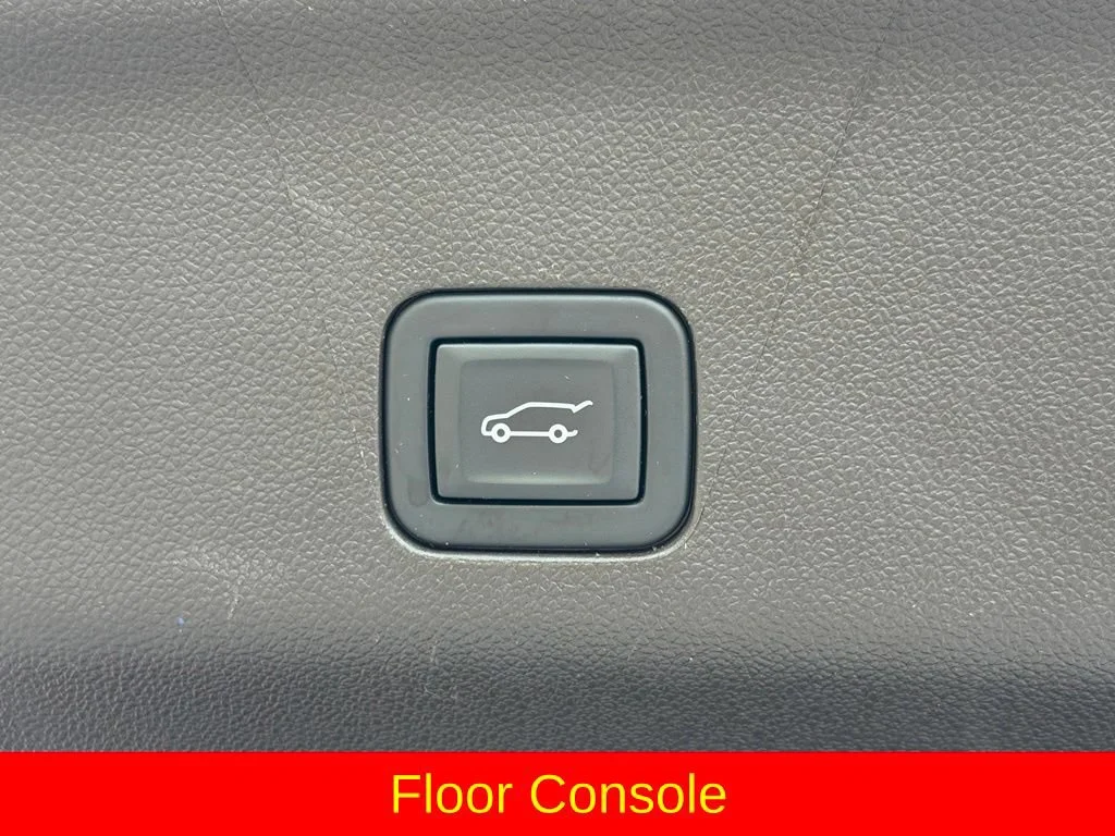 Used 2023 SUMMIT WHITE GMC Denali image 31