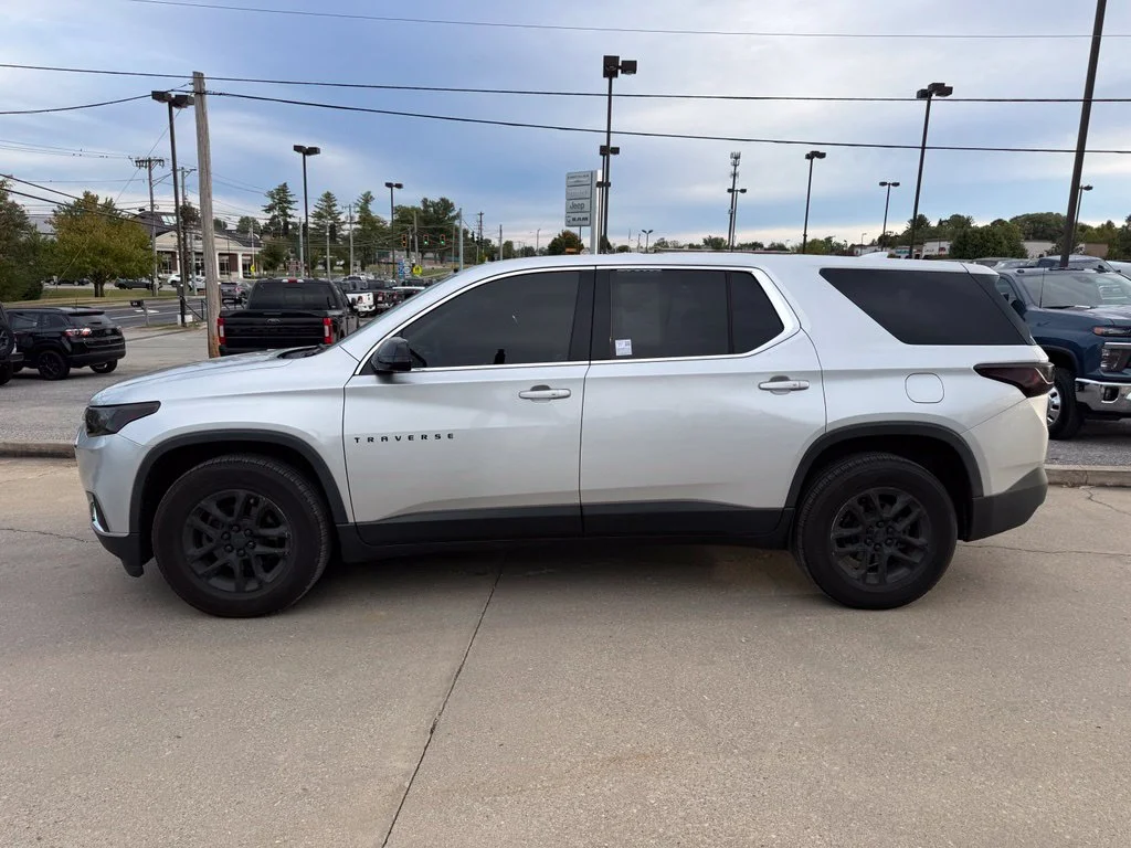 Used 2018 Silver Chevrolet LS image 9