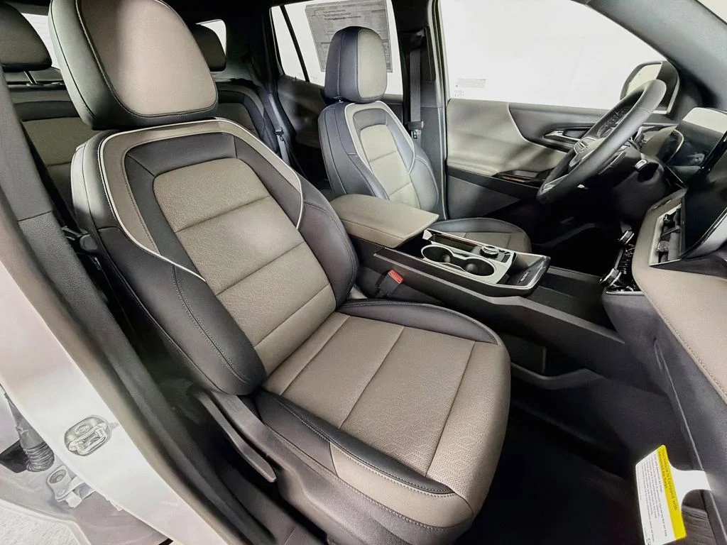 New 2027 White Chevrolet LT image 23