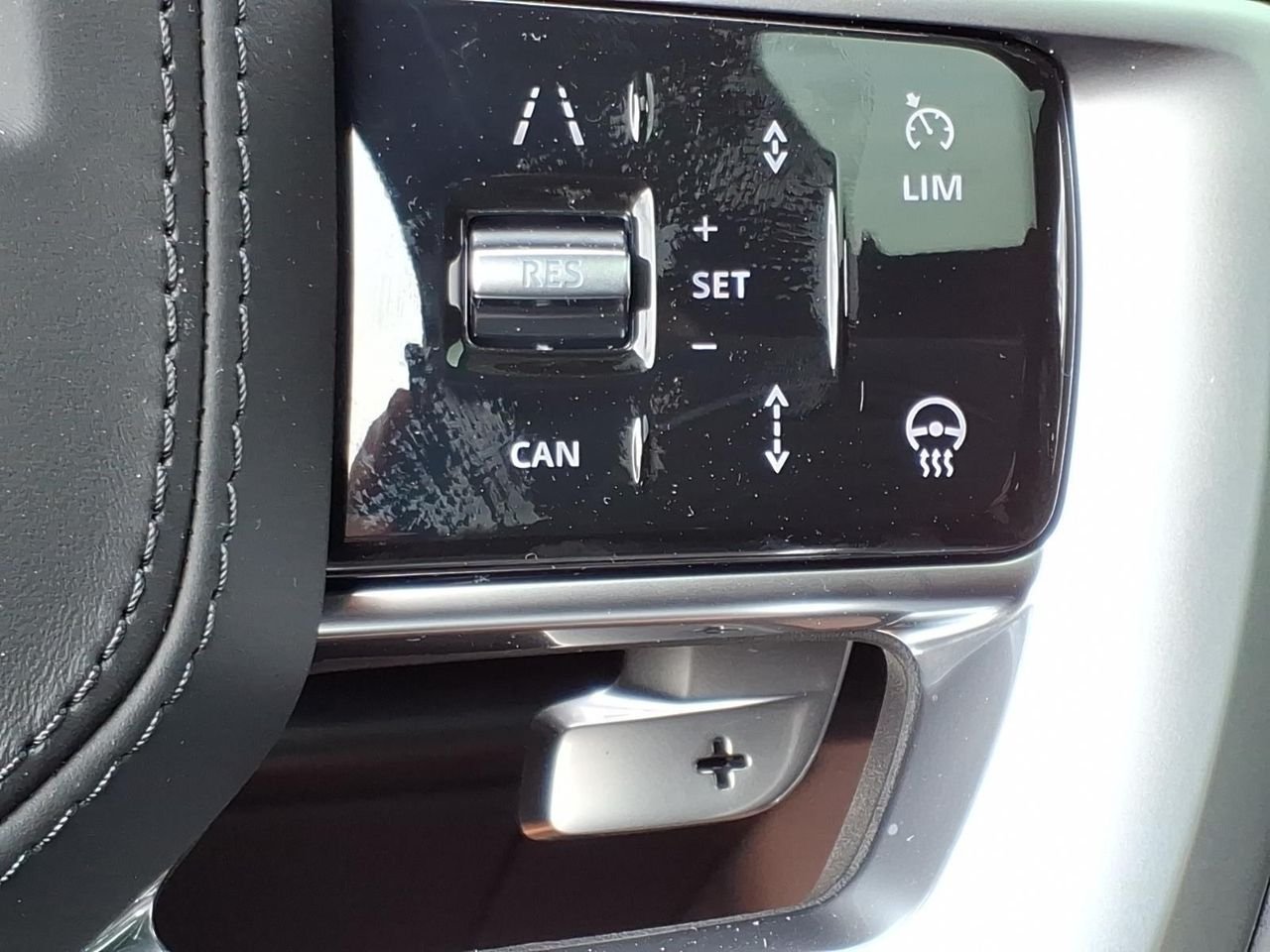 New 2026 Fuji White LAND ROVER SE image 12