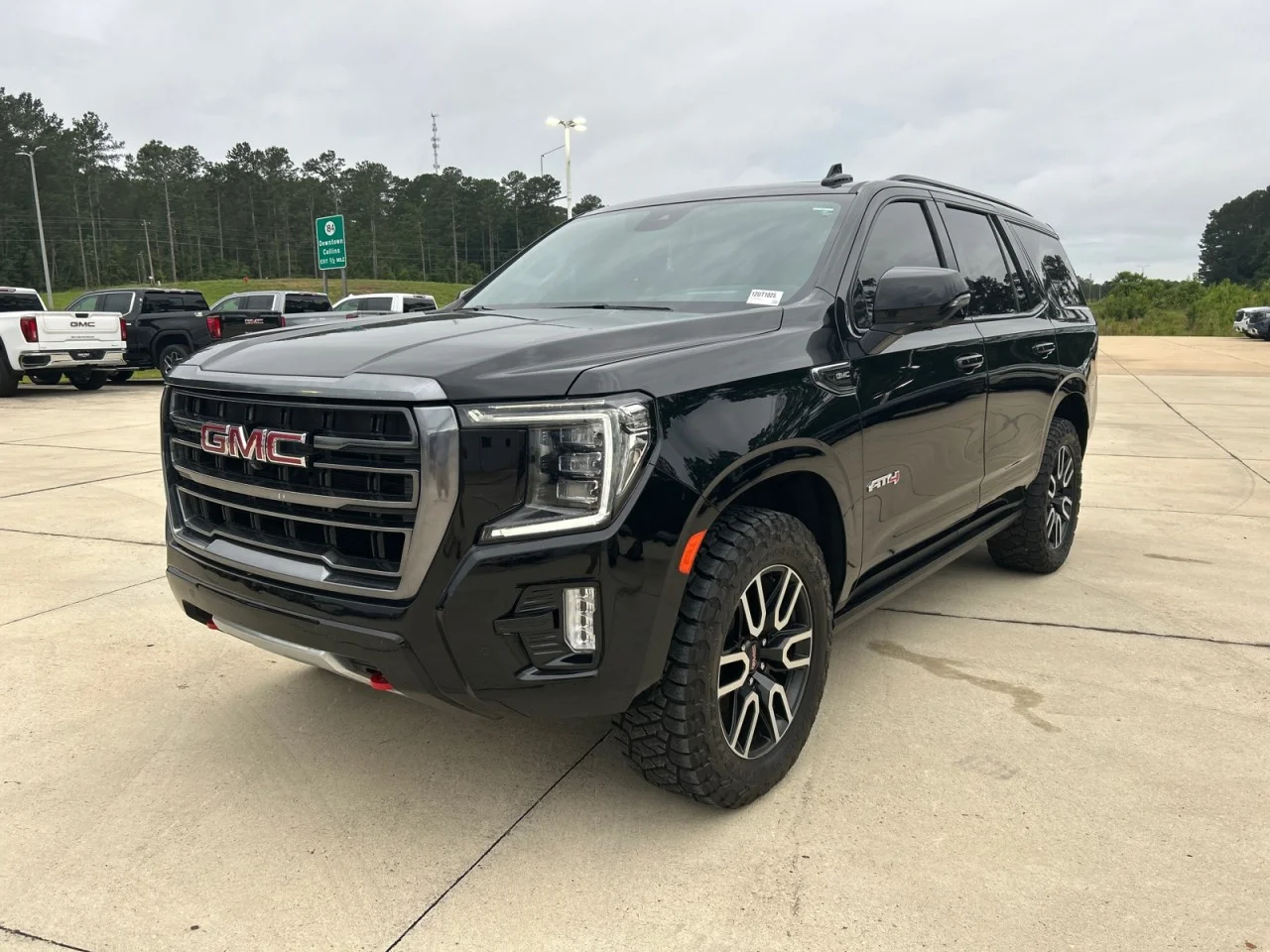 2023 GMC Yukon 4WD AT4's photo