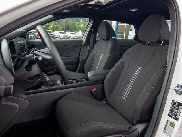 New 2026 White Hyundai SEL Sport Premium image 7