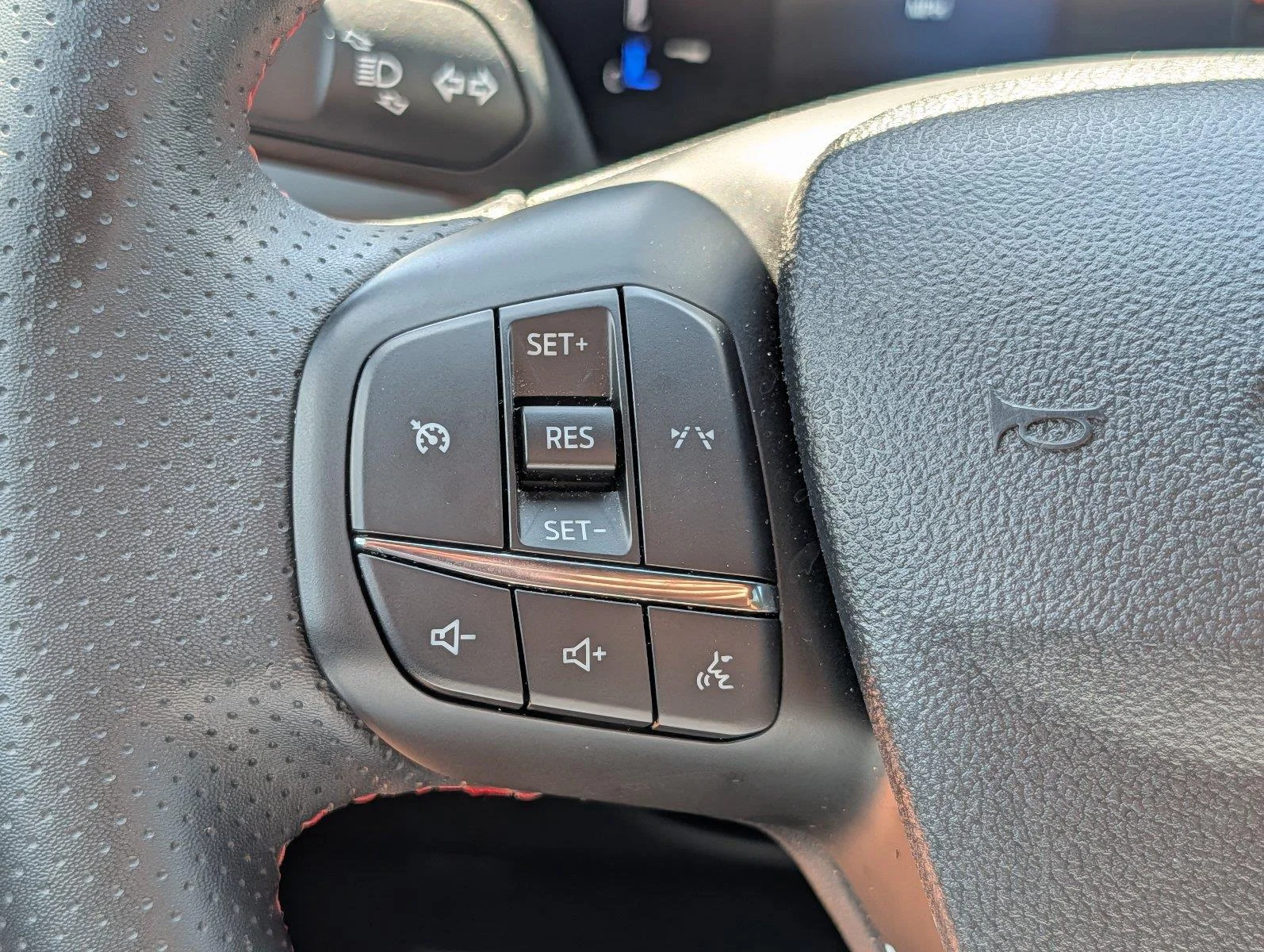 Used 2025 Carbonized Gray Ford ST-Line image 24