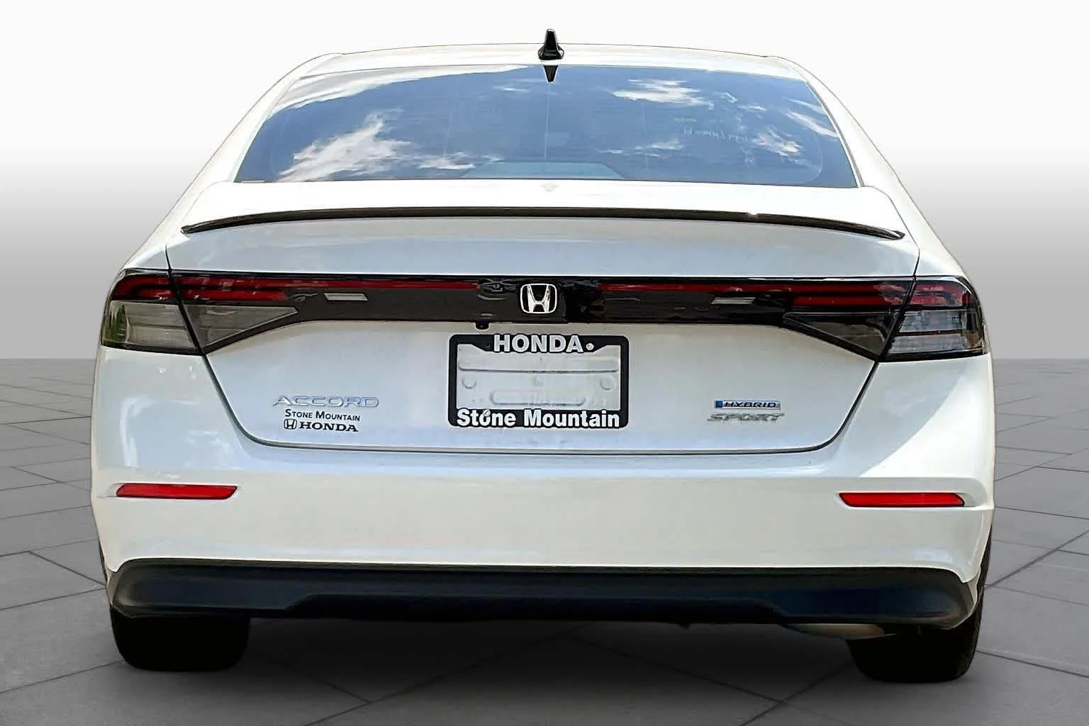 Used 2025 Platinum White Pearl Honda Sport image 5