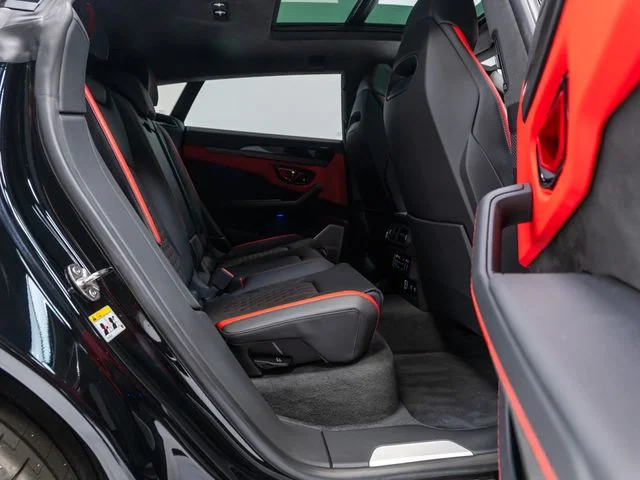 Used 2025 Black Lamborghini SE image 46