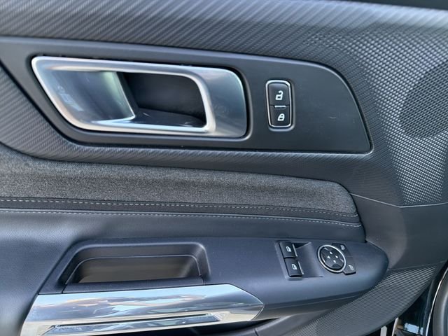 2025 Ford Mustang EcoBoost - Photo 10