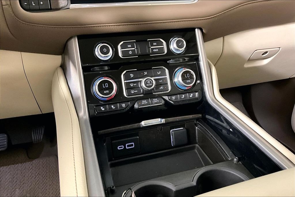 Used 2024 White GMC Denali image 8