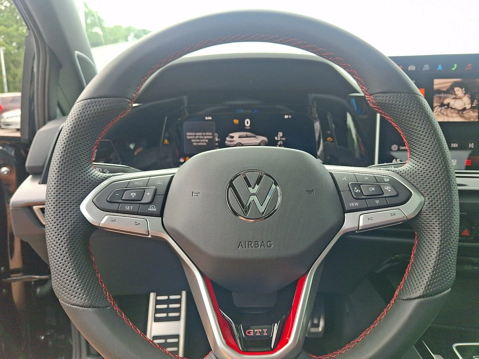 New 2026 0E0E/MYTHBLKMET Volkswagen SE image 17