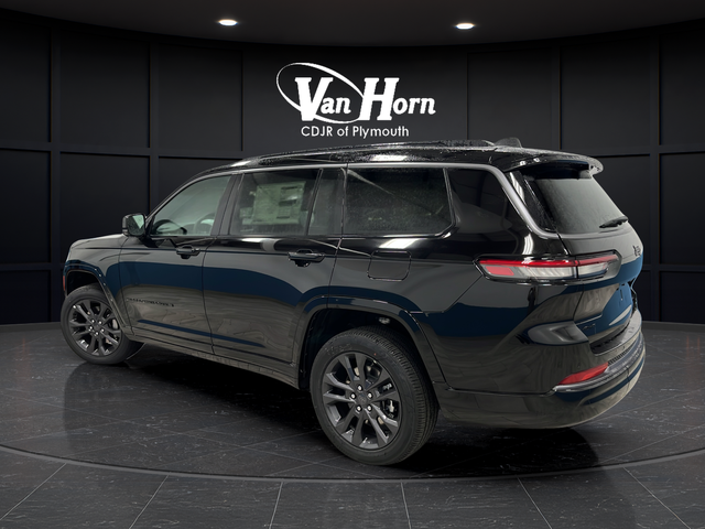 New 2026 Diamond Black Crystal Pearlcoat Jeep Limited Reserve image 5